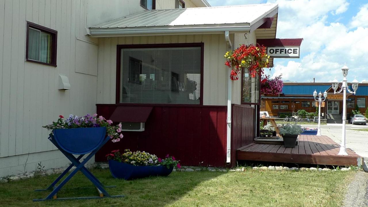 Rondo Motel Golden Exterior photo