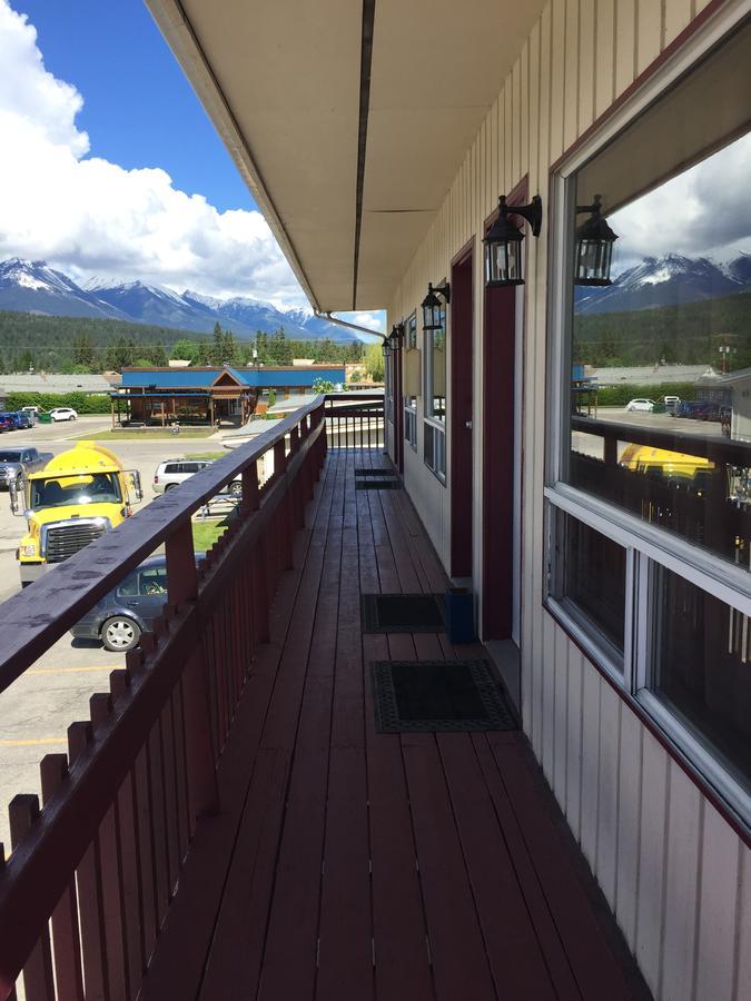 Rondo Motel Golden Exterior photo